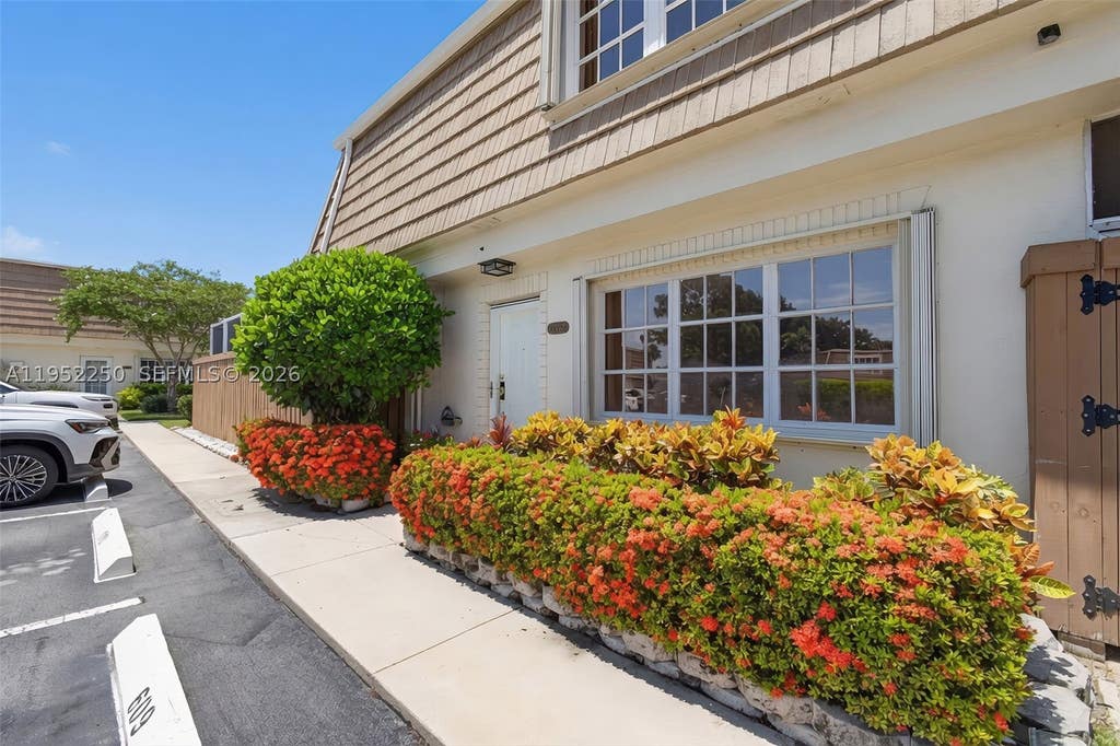 Photo of 11625 Winchester Dr #B, Palm Beach Gardens, FL 33410 (MLS # A11952250)