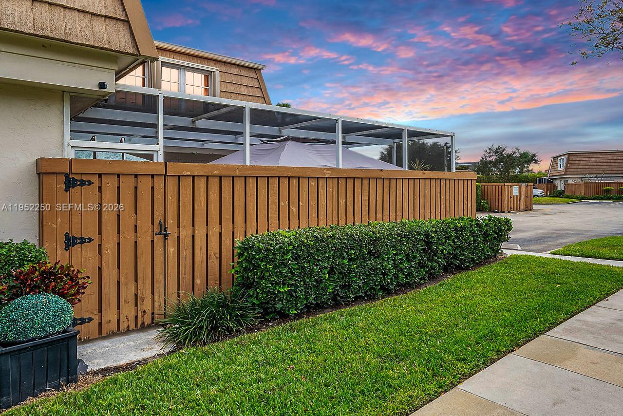 WINCHESTER COURT - Residential