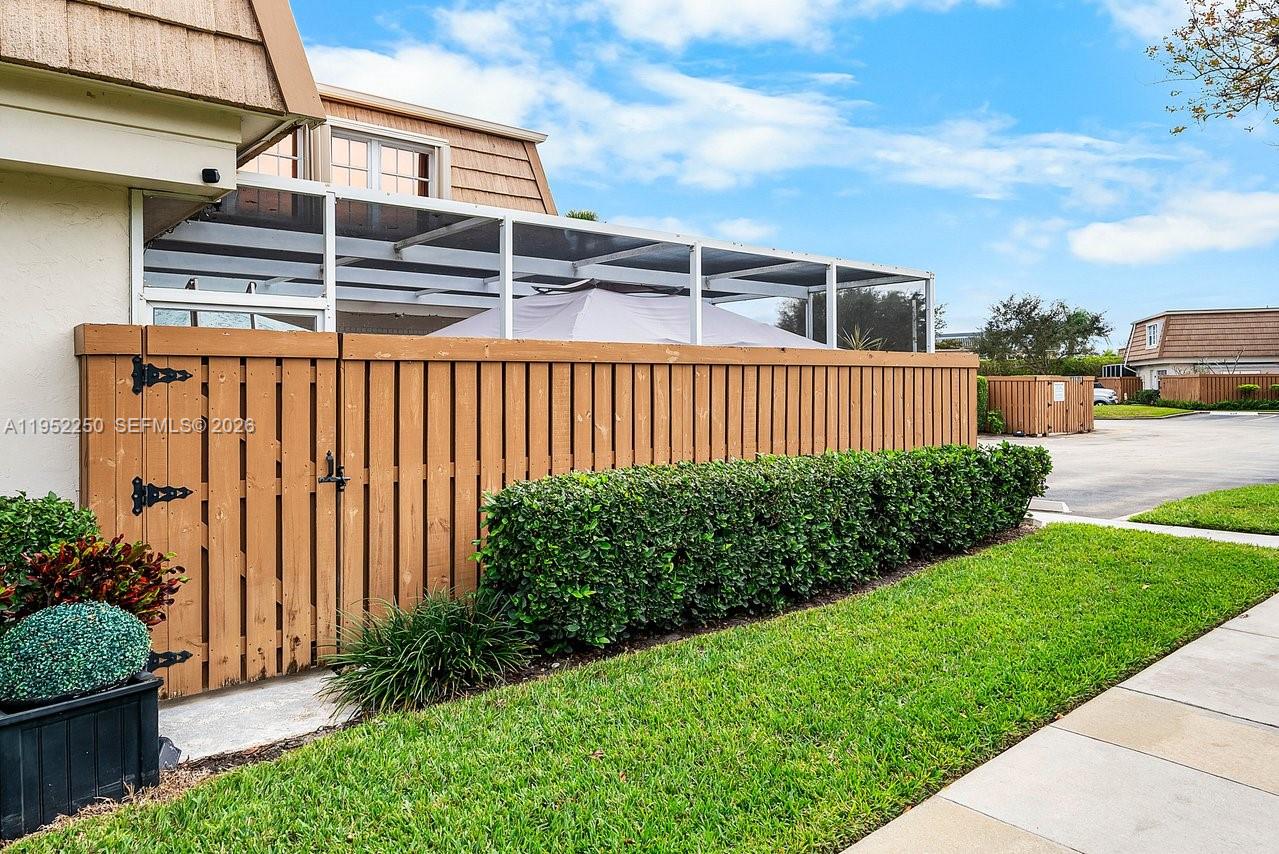 WINCHESTER COURT - Residential