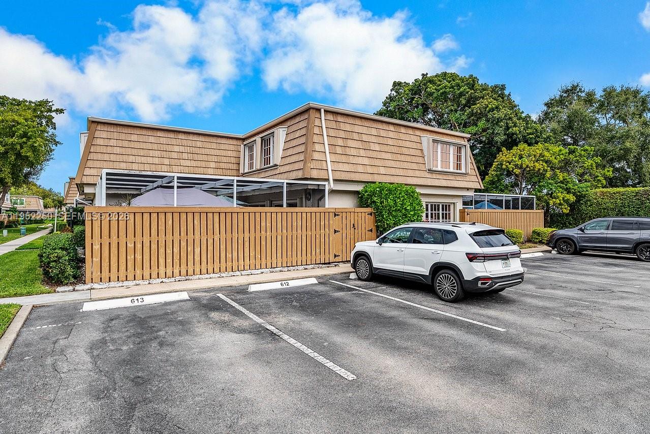 WINCHESTER COURT - Residential