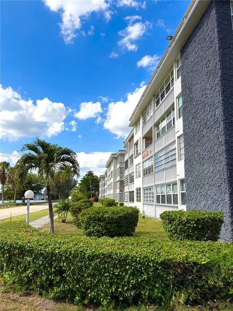 18601 NE 14th ave 301 Miami FL 33179