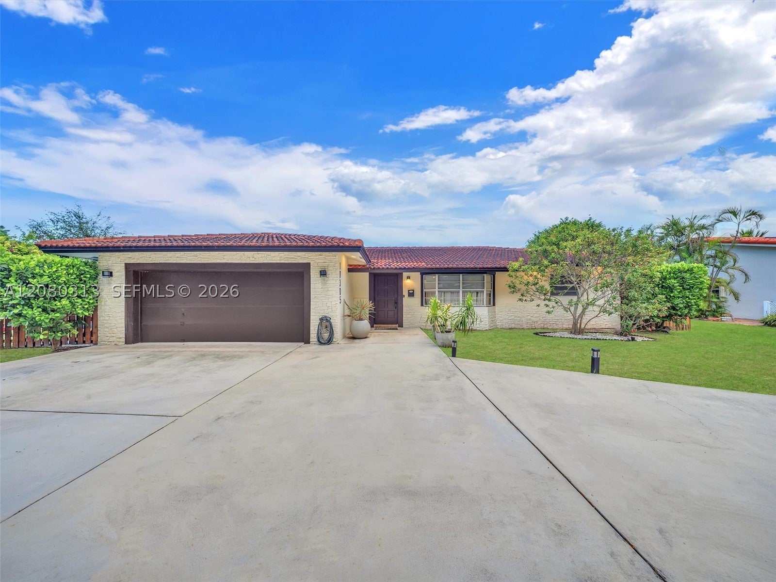 10305 NW 42nd Dr