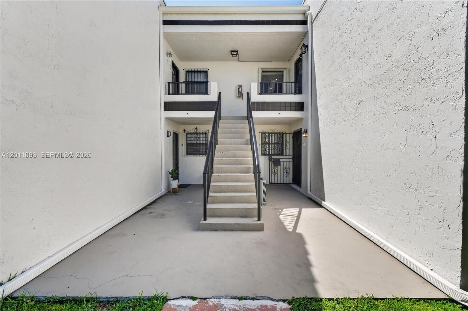 10845 NW 7th St 15-21