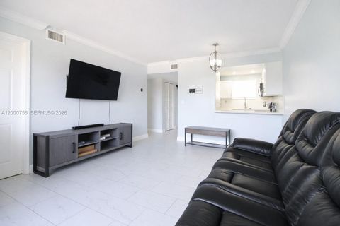 14951 SW 82nd Ln 17-402 Miami FL 33193