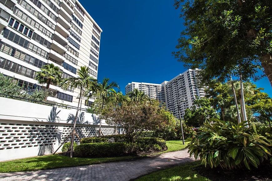 OLYMPUS CONDO - Residential Lease