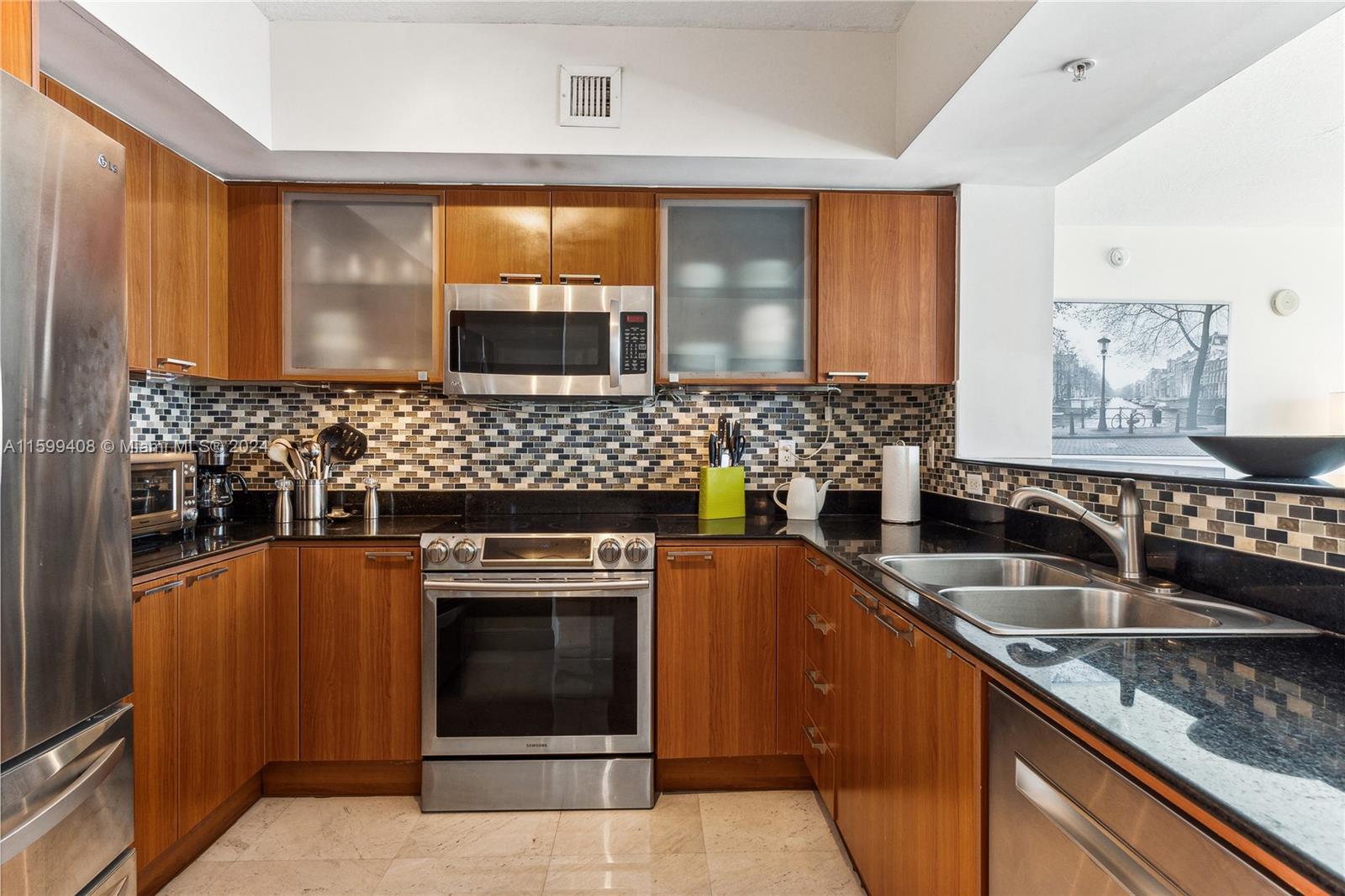 16699 Collins Ave 1907