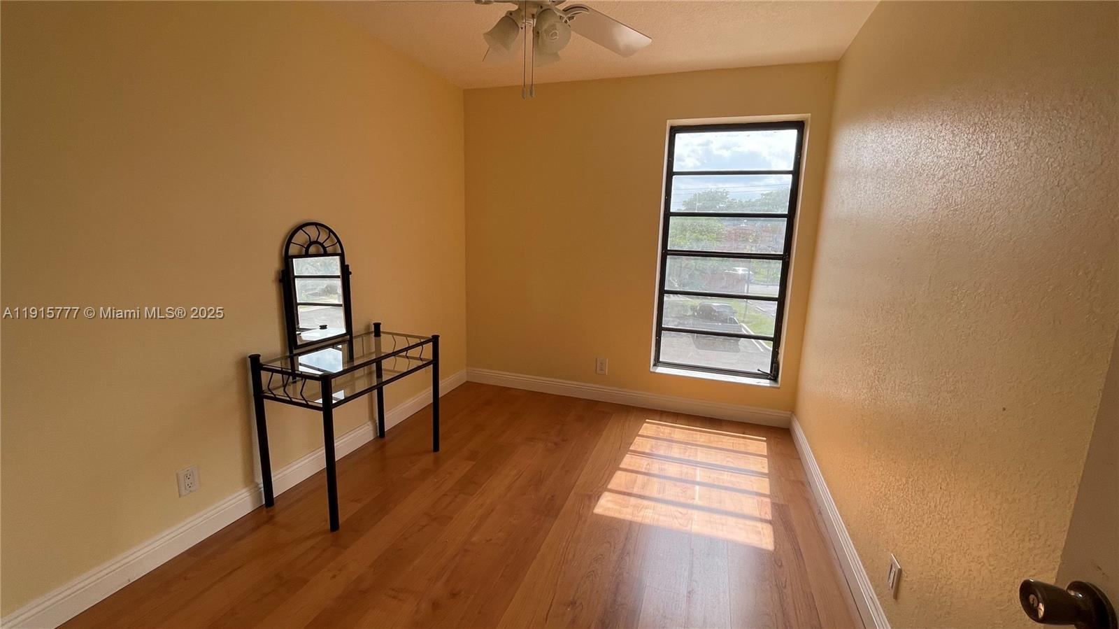 WESTVIEW CONDOMINIUM NO T - Residential Lease