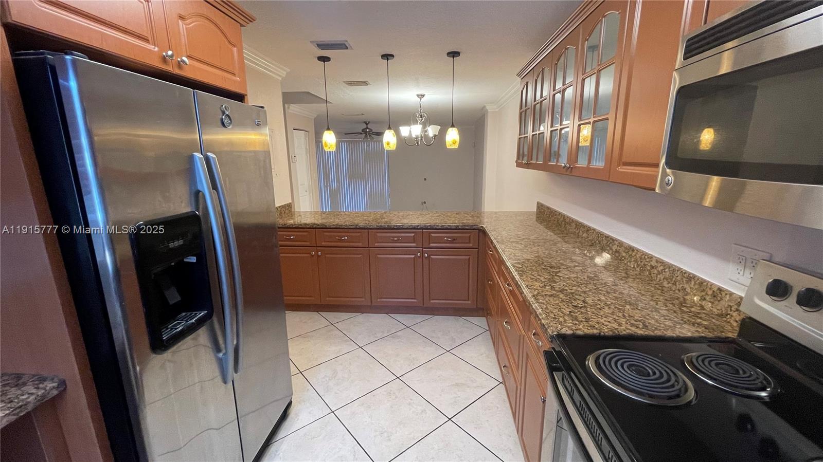 WESTVIEW CONDOMINIUM NO T - Residential Lease