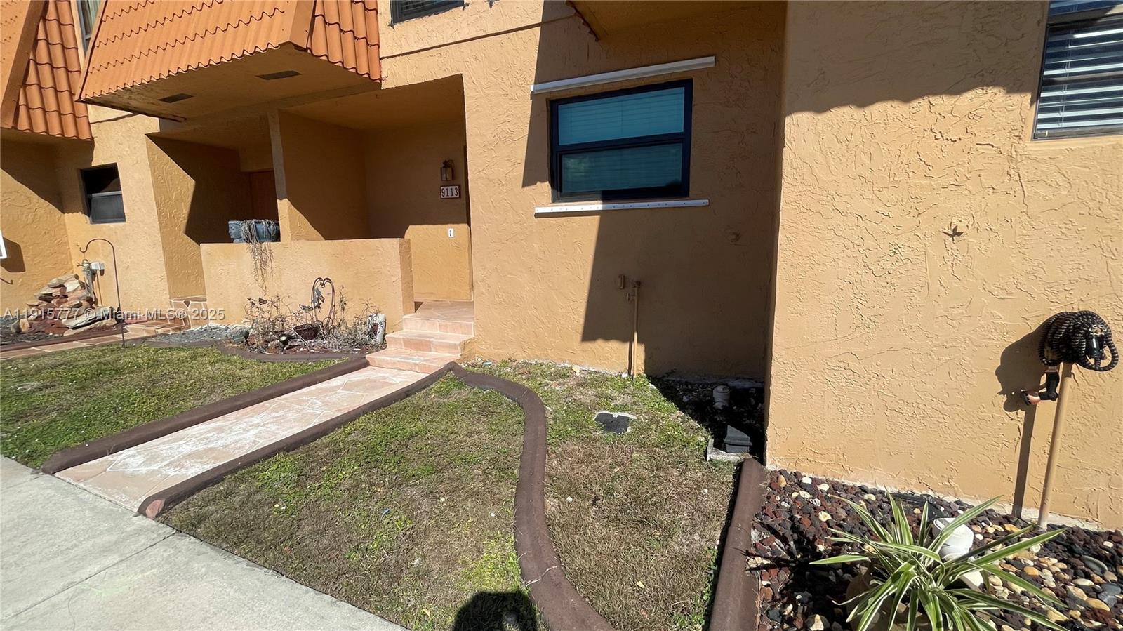 WESTVIEW CONDOMINIUM NO T - Residential Lease