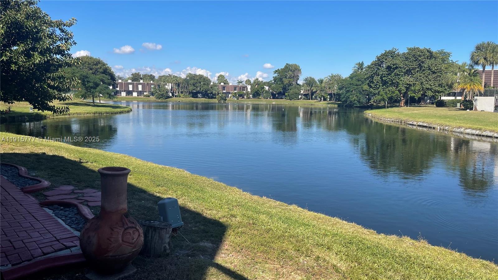 WESTVIEW CONDOMINIUM NO T - Residential Lease