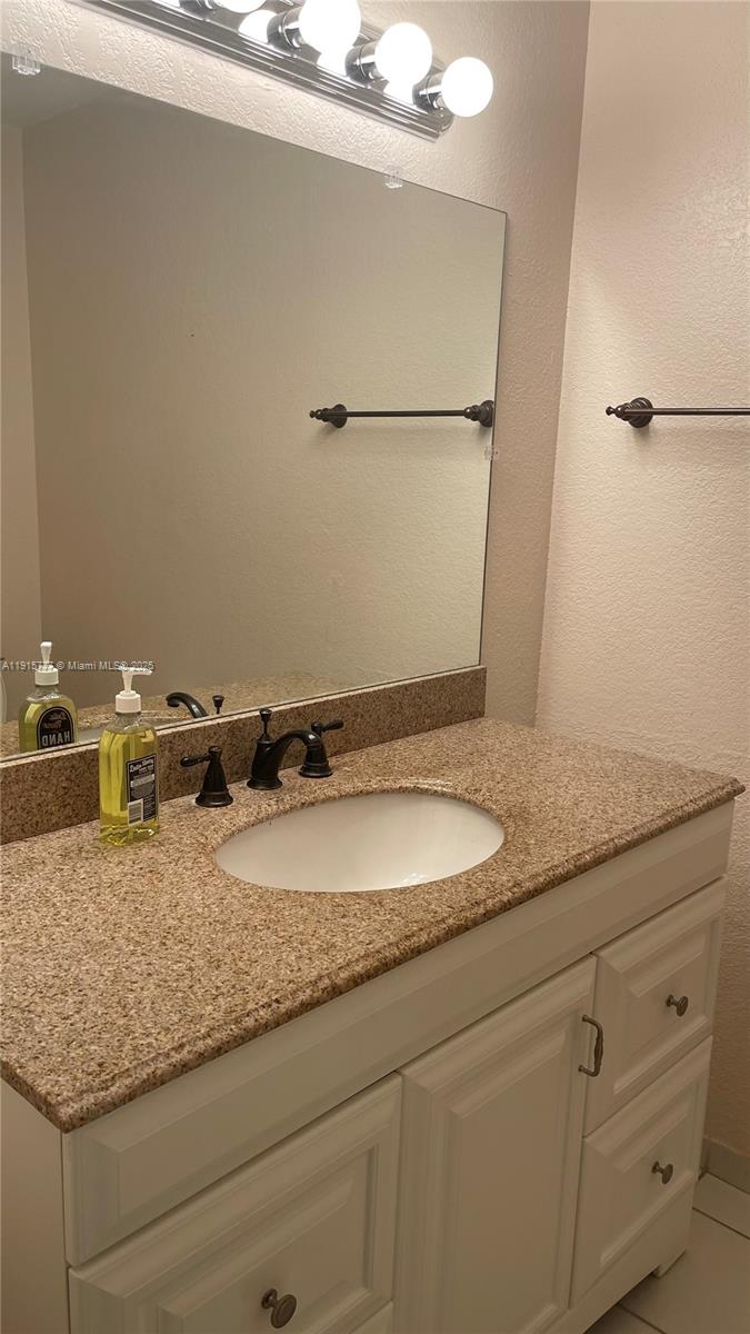 WESTVIEW CONDOMINIUM NO T - Residential Lease