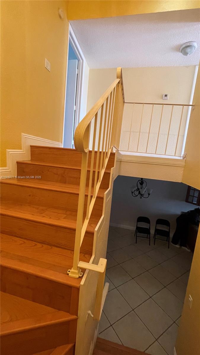 WESTVIEW CONDOMINIUM NO T - Residential Lease