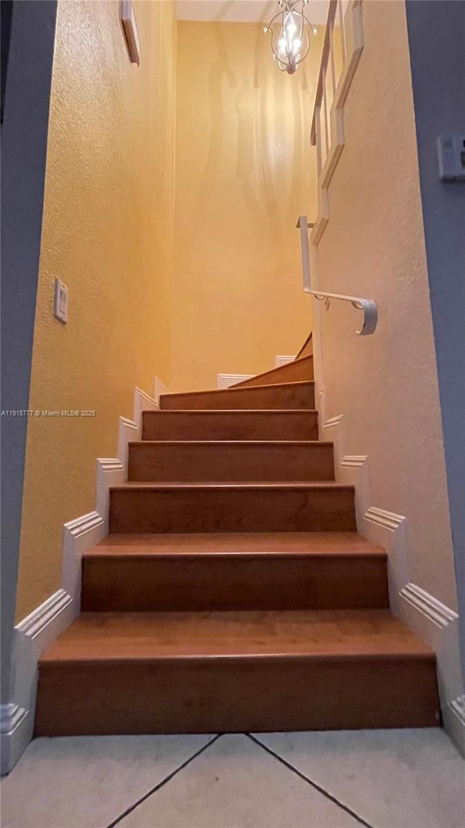 WESTVIEW CONDOMINIUM NO T - Residential Lease