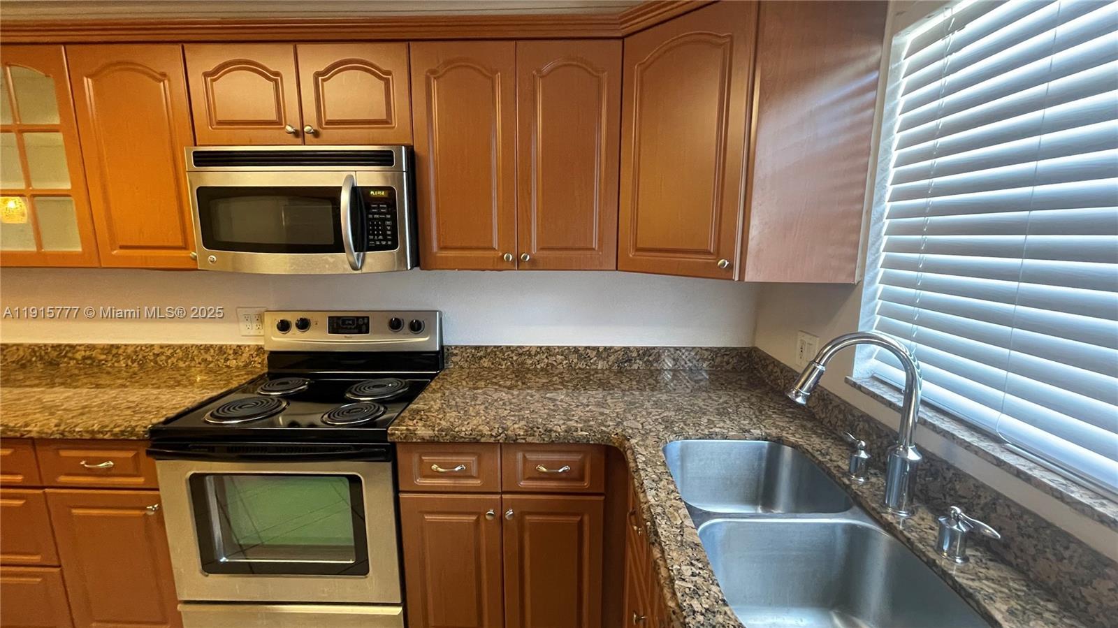 WESTVIEW CONDOMINIUM NO T - Residential Lease