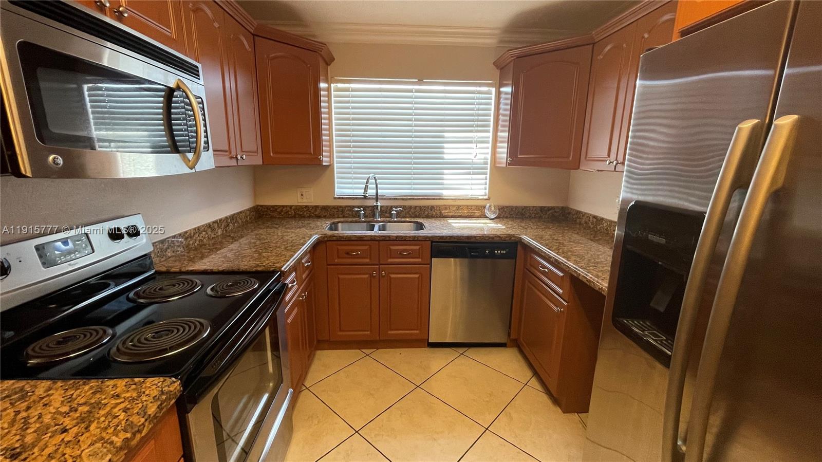 WESTVIEW CONDOMINIUM NO T - Residential Lease