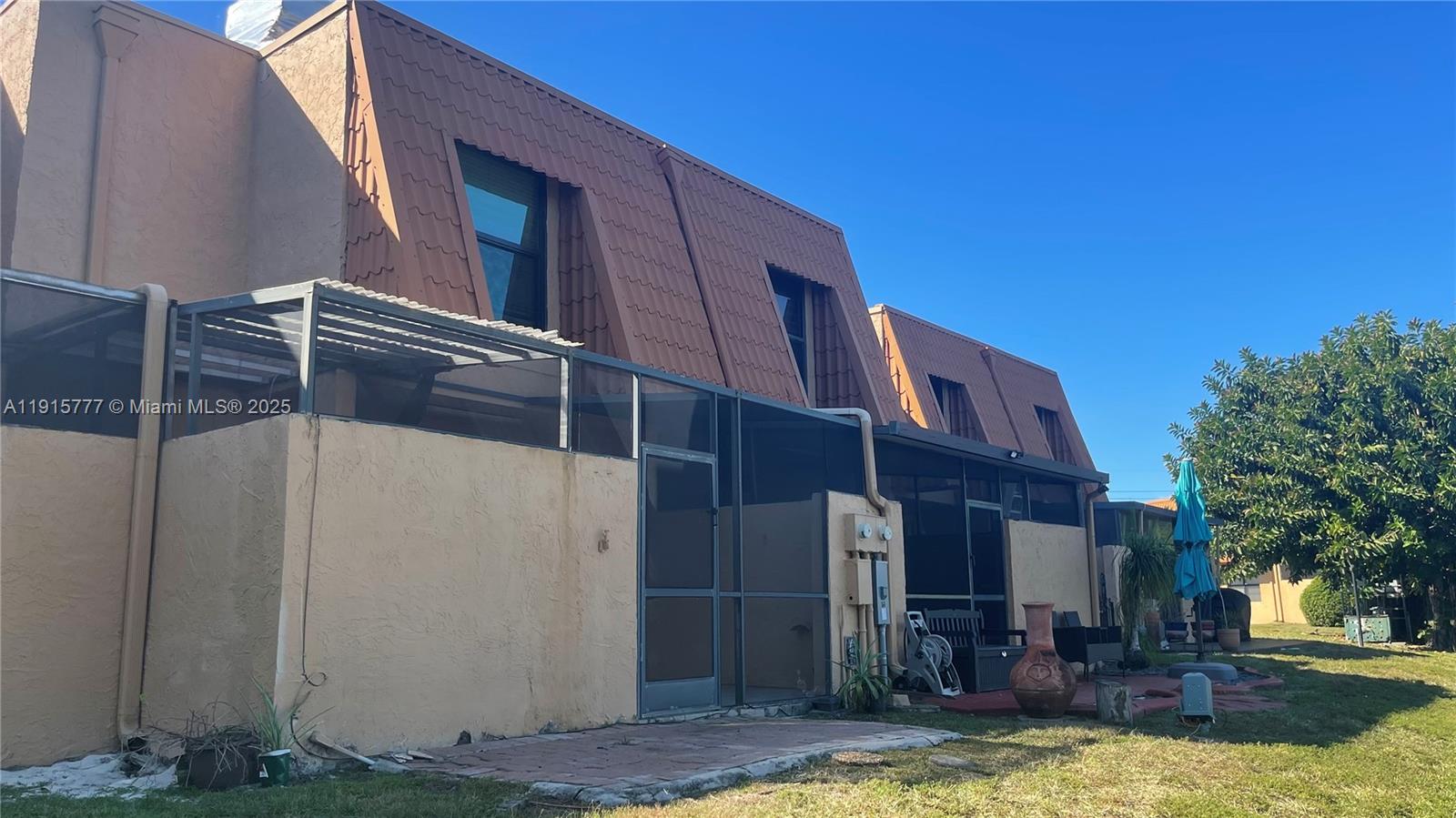 WESTVIEW CONDOMINIUM NO T - Residential Lease