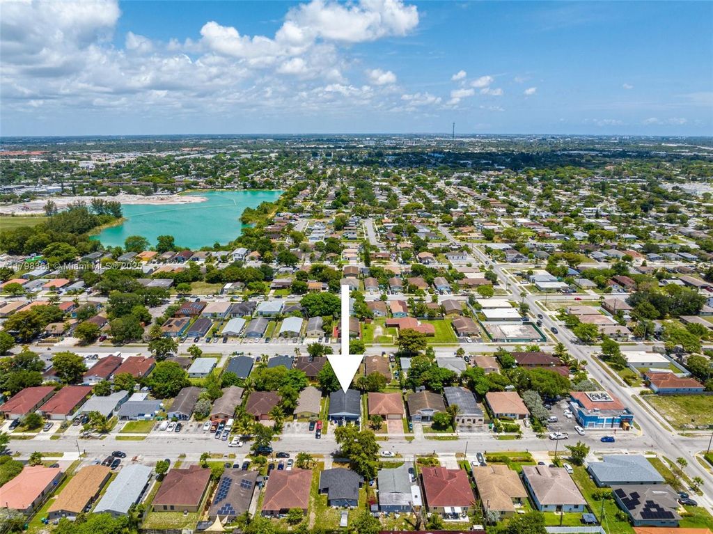 Photo of 2731 NW 14th St, Fort Lauderdale, FL 33311 (MLS # A11798361)