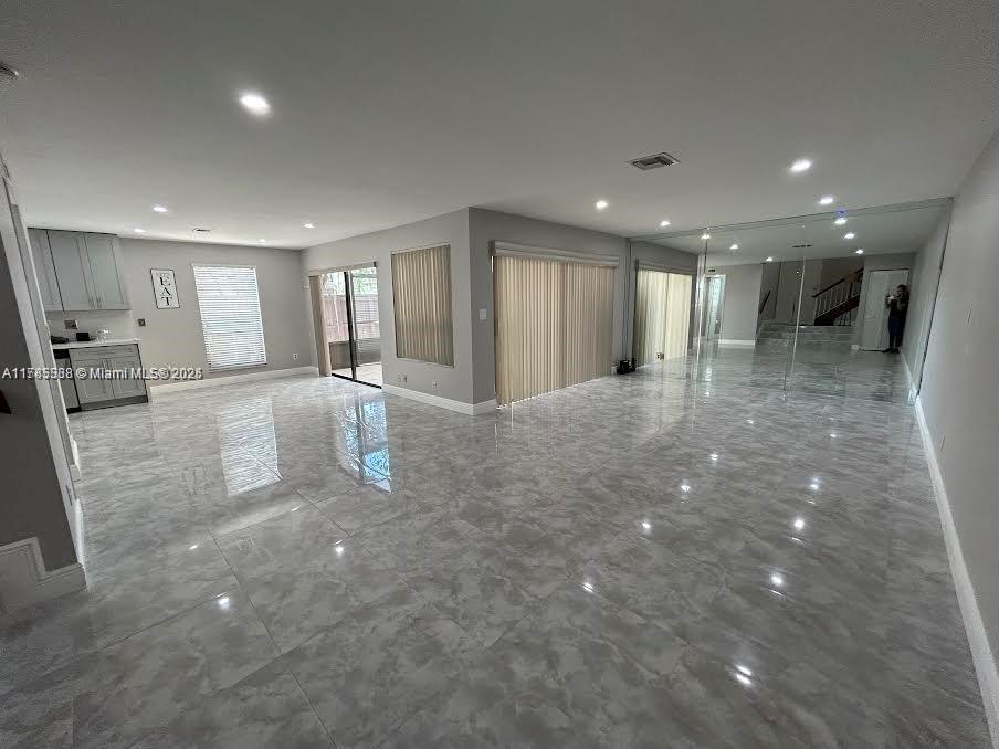 2101 Bayberry Dr 2101