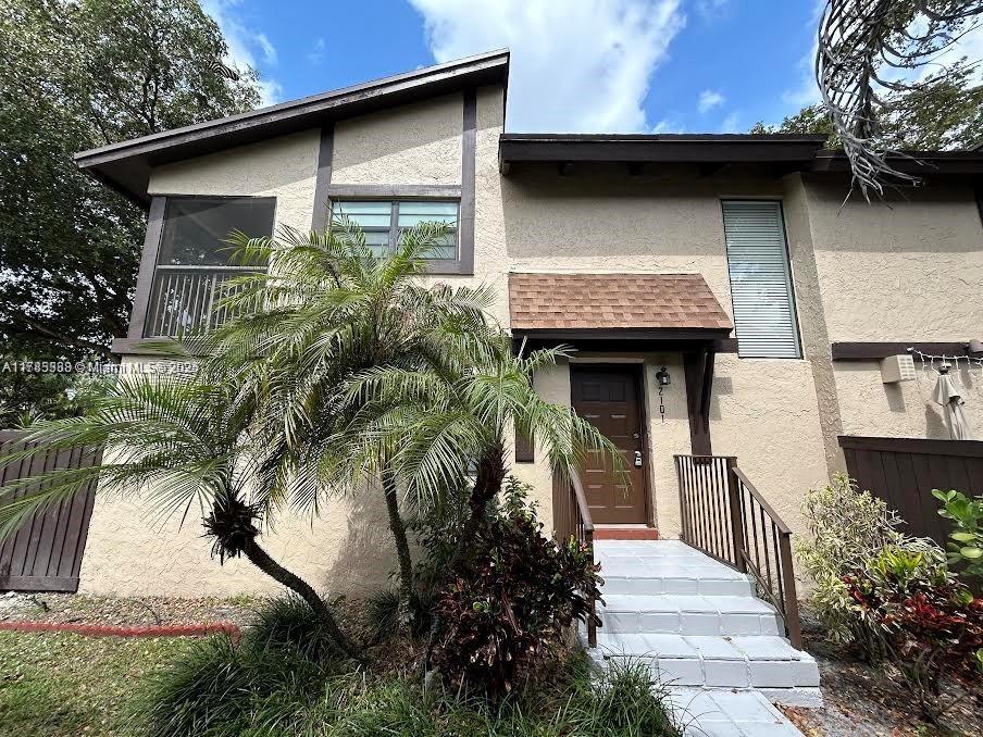 2101 Bayberry Dr 2101, Pembroke Pines, Miami-Dade County, Florida - 2 Bedrooms  
3 Bathrooms - 