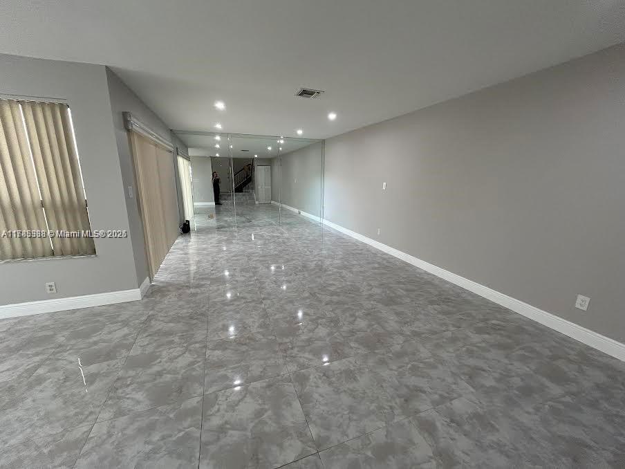 2101 Bayberry Dr 2101