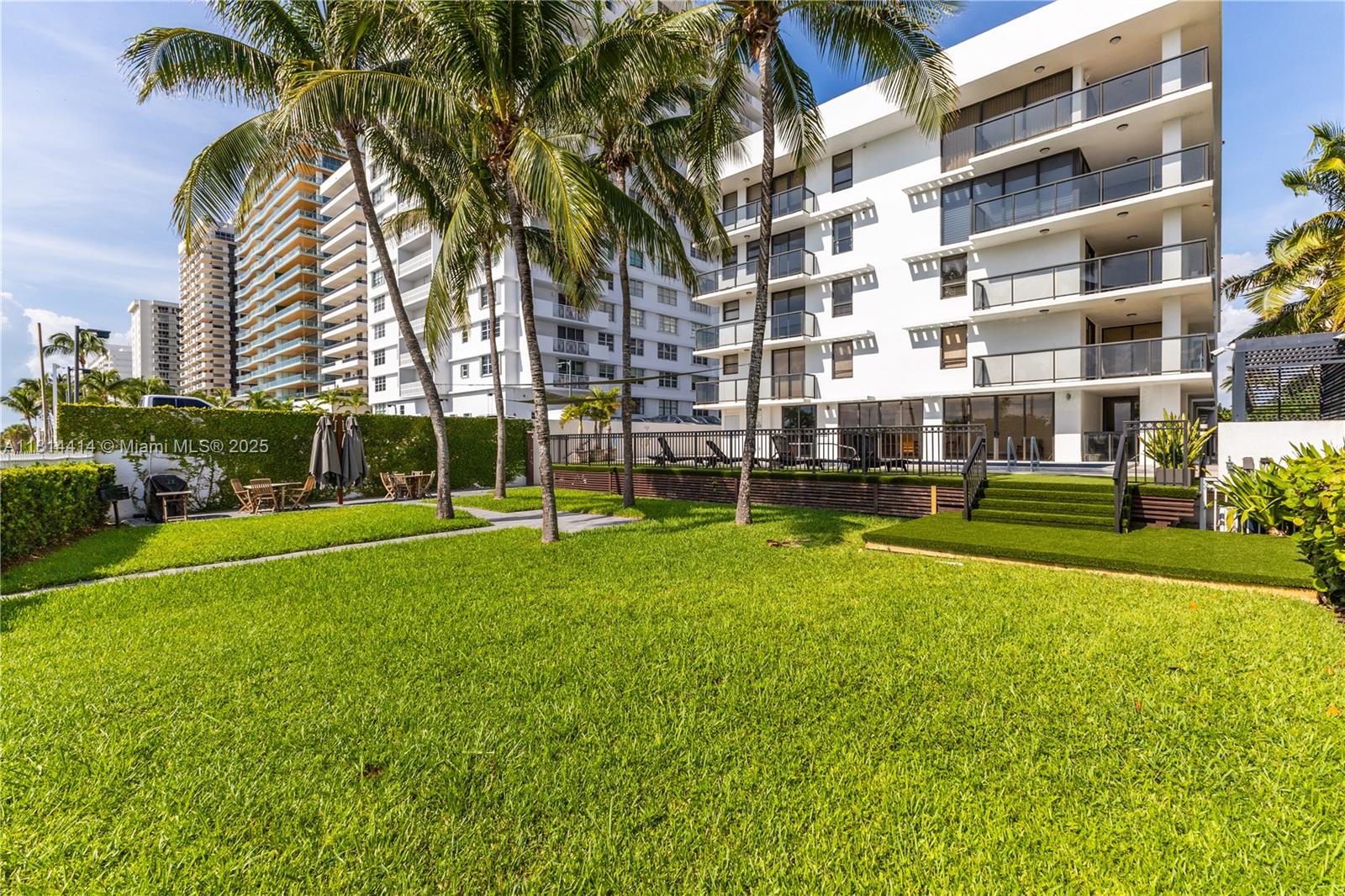 THE SURF CONDO - Residential