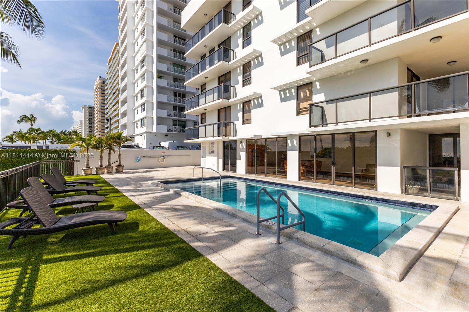 THE SURF CONDO - Residential