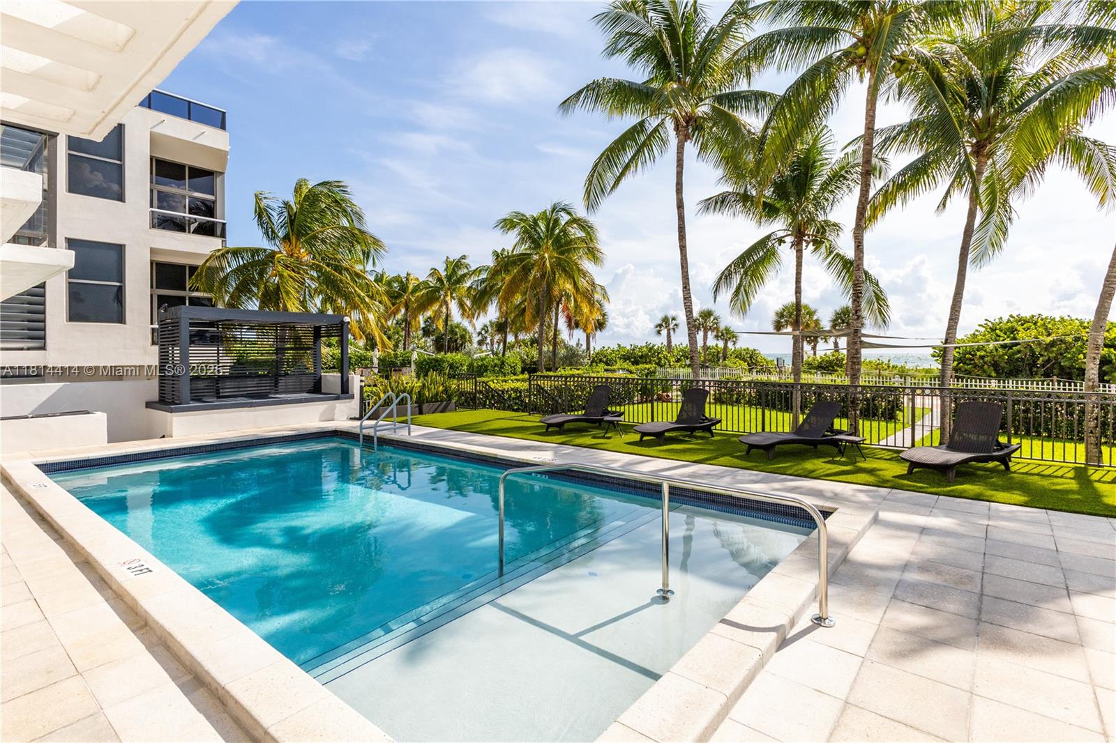 THE SURF CONDO - Residential