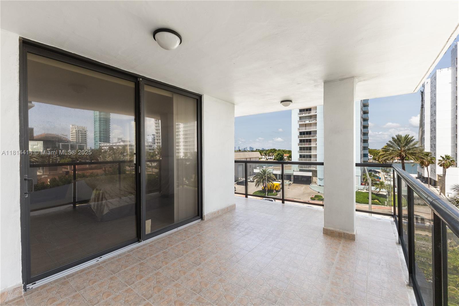 5845 Collins Ave 501