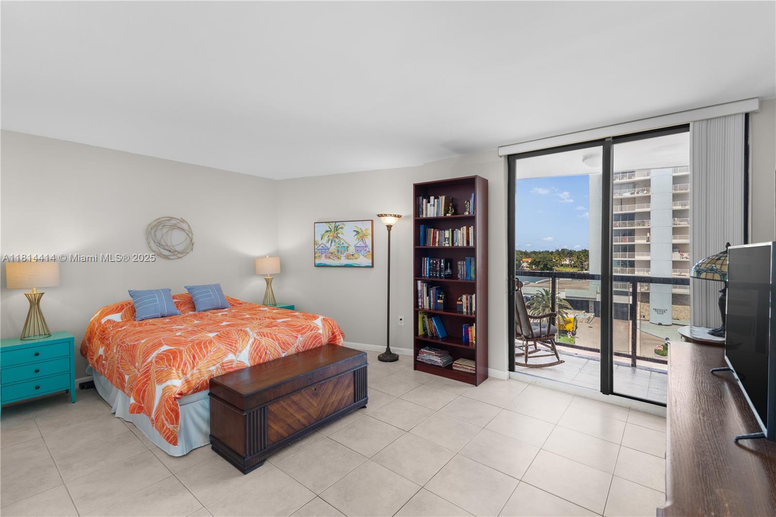 THE SURF CONDO - Residential
