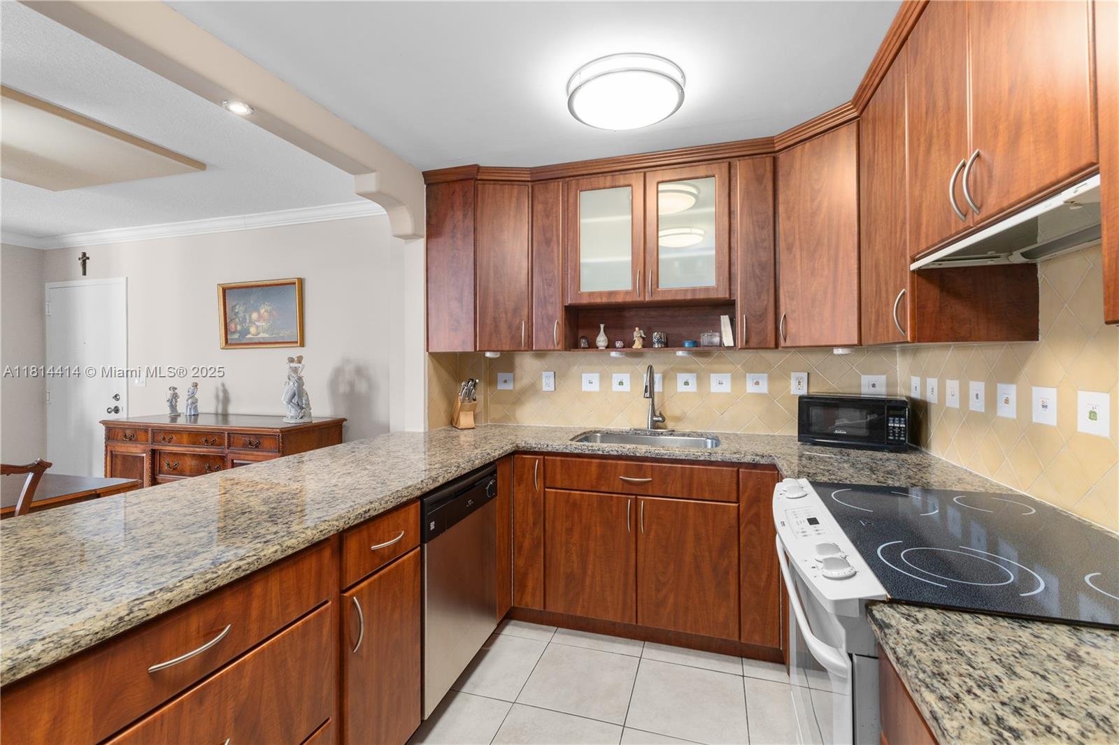 THE SURF CONDO - Residential