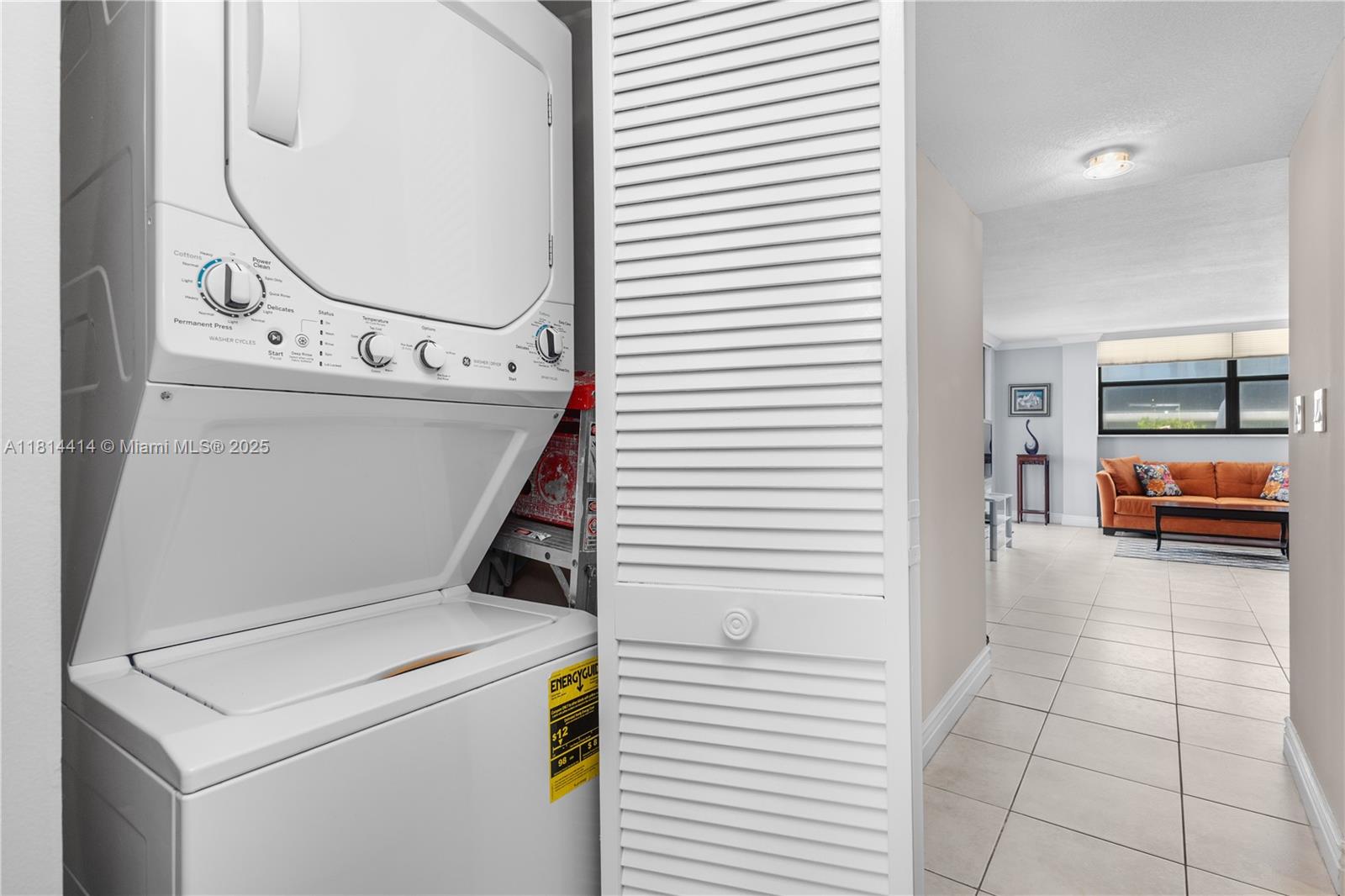 THE SURF CONDO - Residential