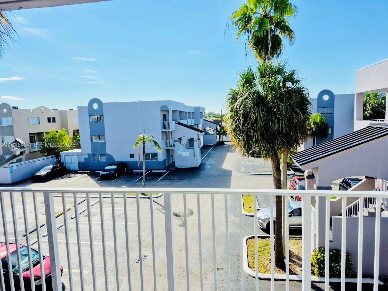 TERRAZAS DEL SOL CONDO - Residential