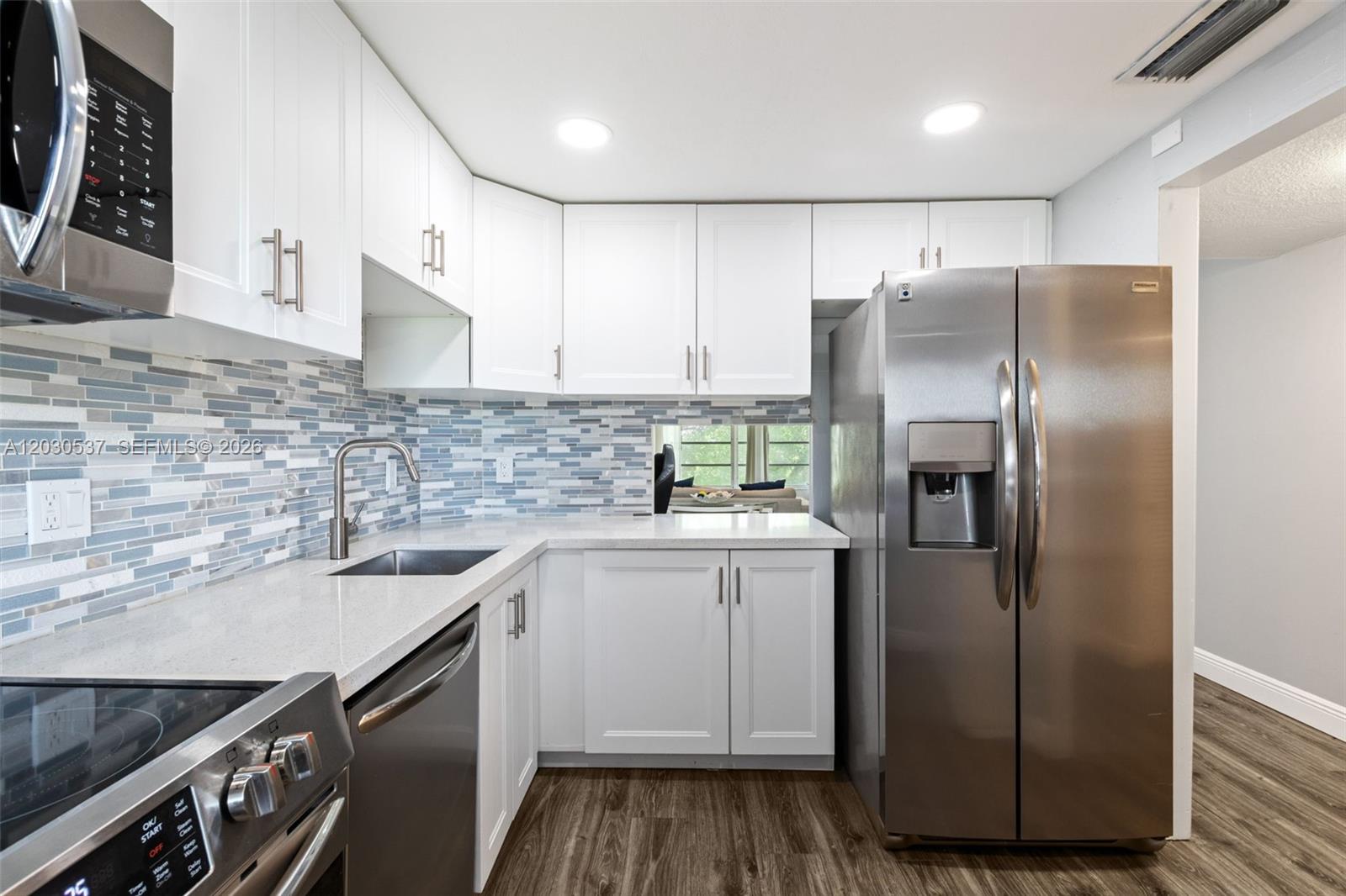 2800 N Palm Aire Dr 405