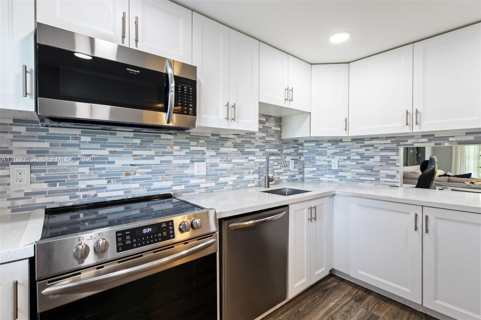 2800 N Palm Aire Dr 405