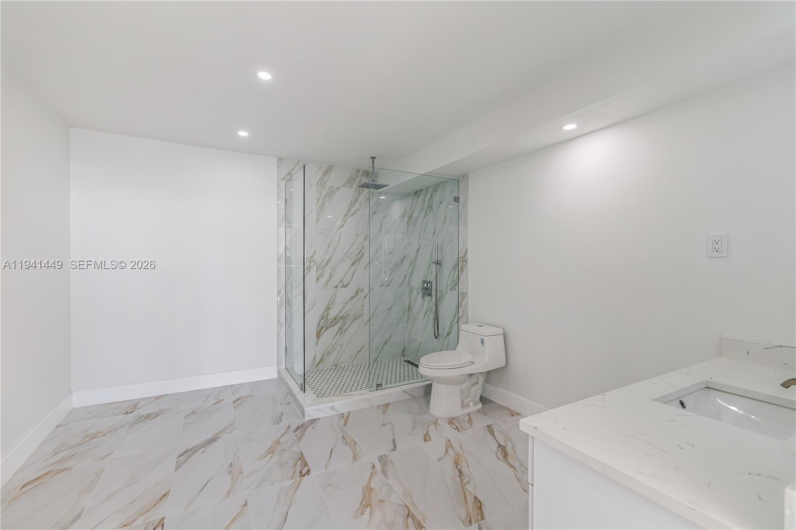 CRICKET CLUB CONDO - Residential