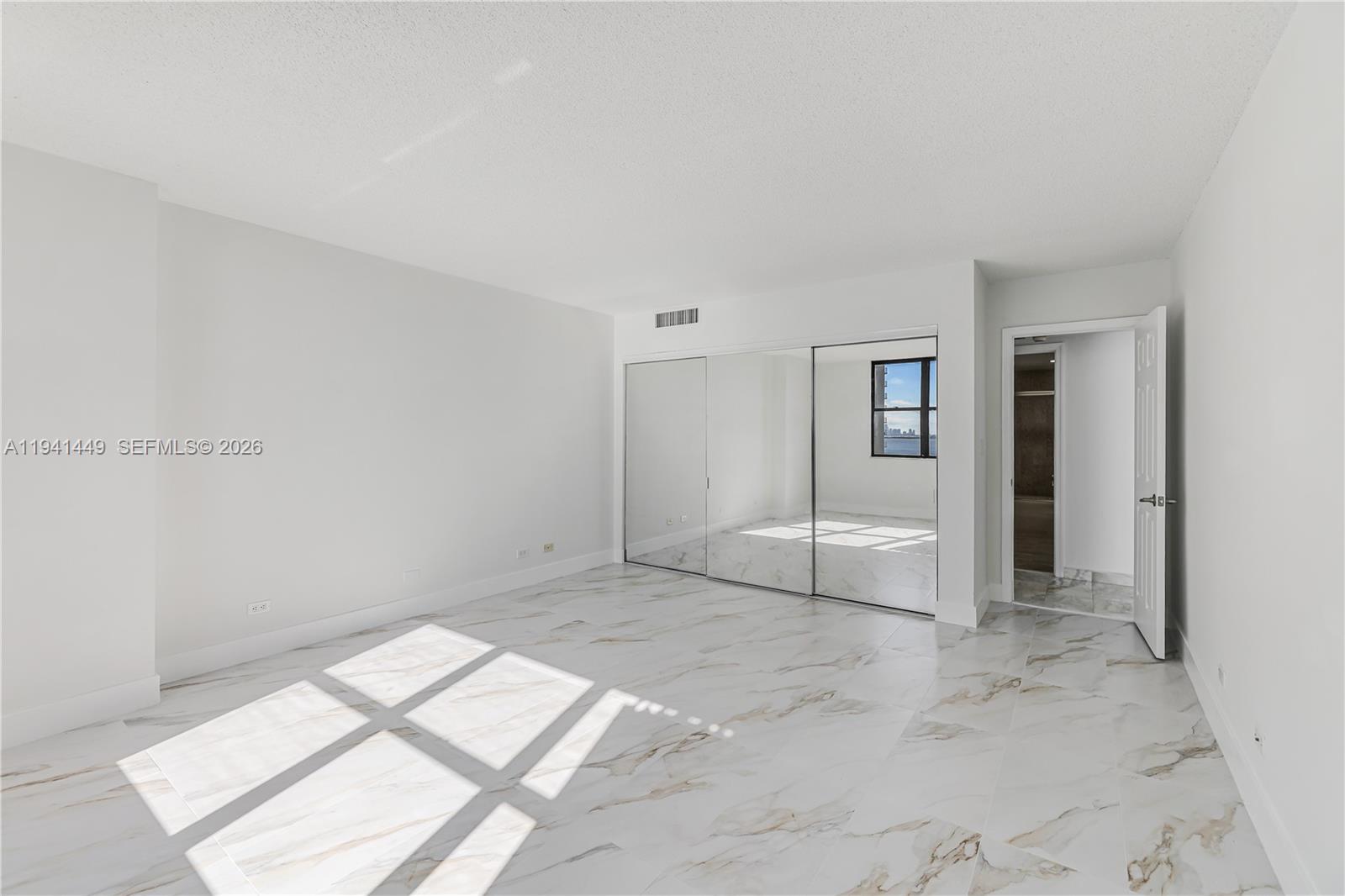 CRICKET CLUB CONDO - Residential