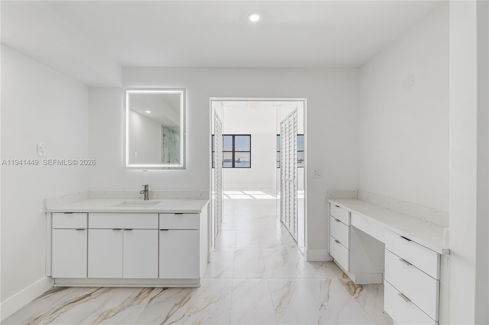 CRICKET CLUB CONDO - Residential