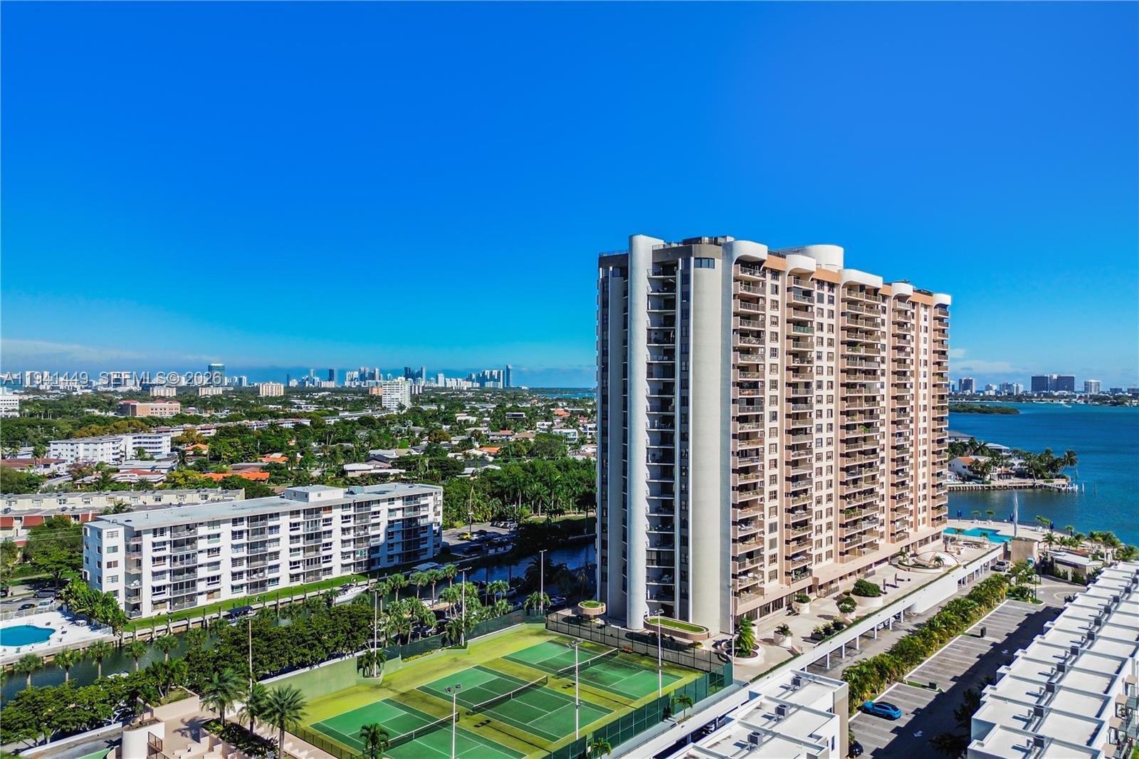 CRICKET CLUB CONDO - Residential