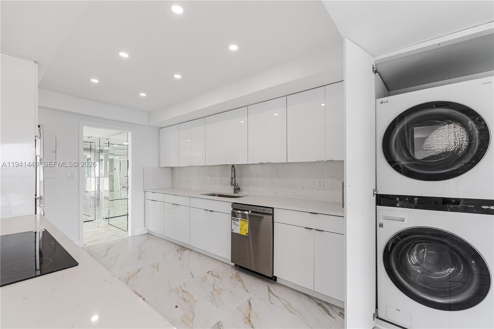 CRICKET CLUB CONDO - Residential