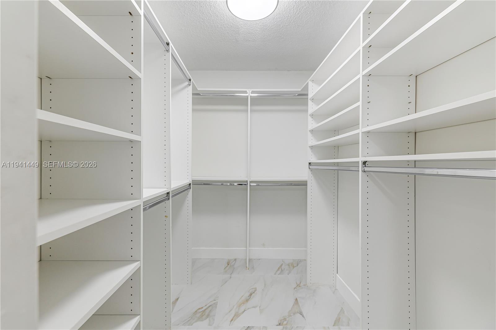 CRICKET CLUB CONDO - Residential