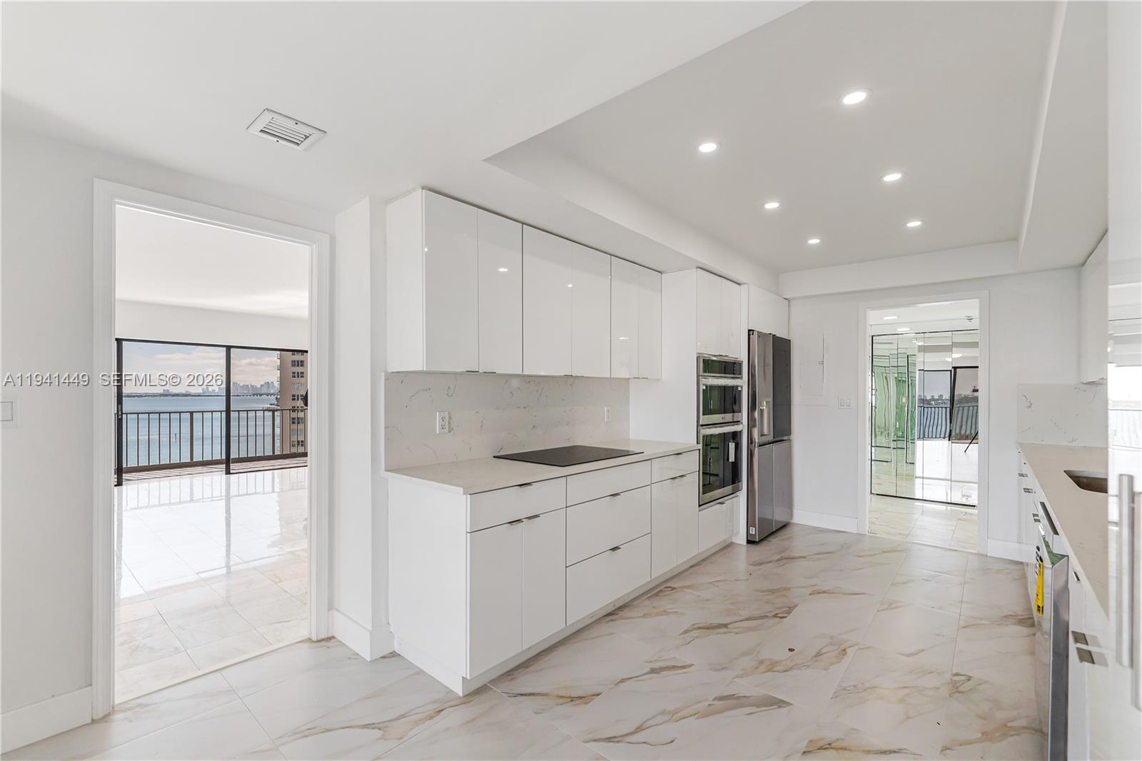 CRICKET CLUB CONDO - Residential