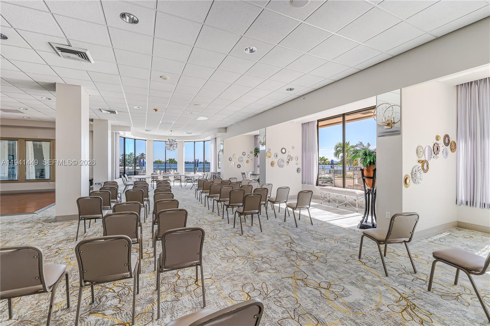 CRICKET CLUB CONDO - Residential