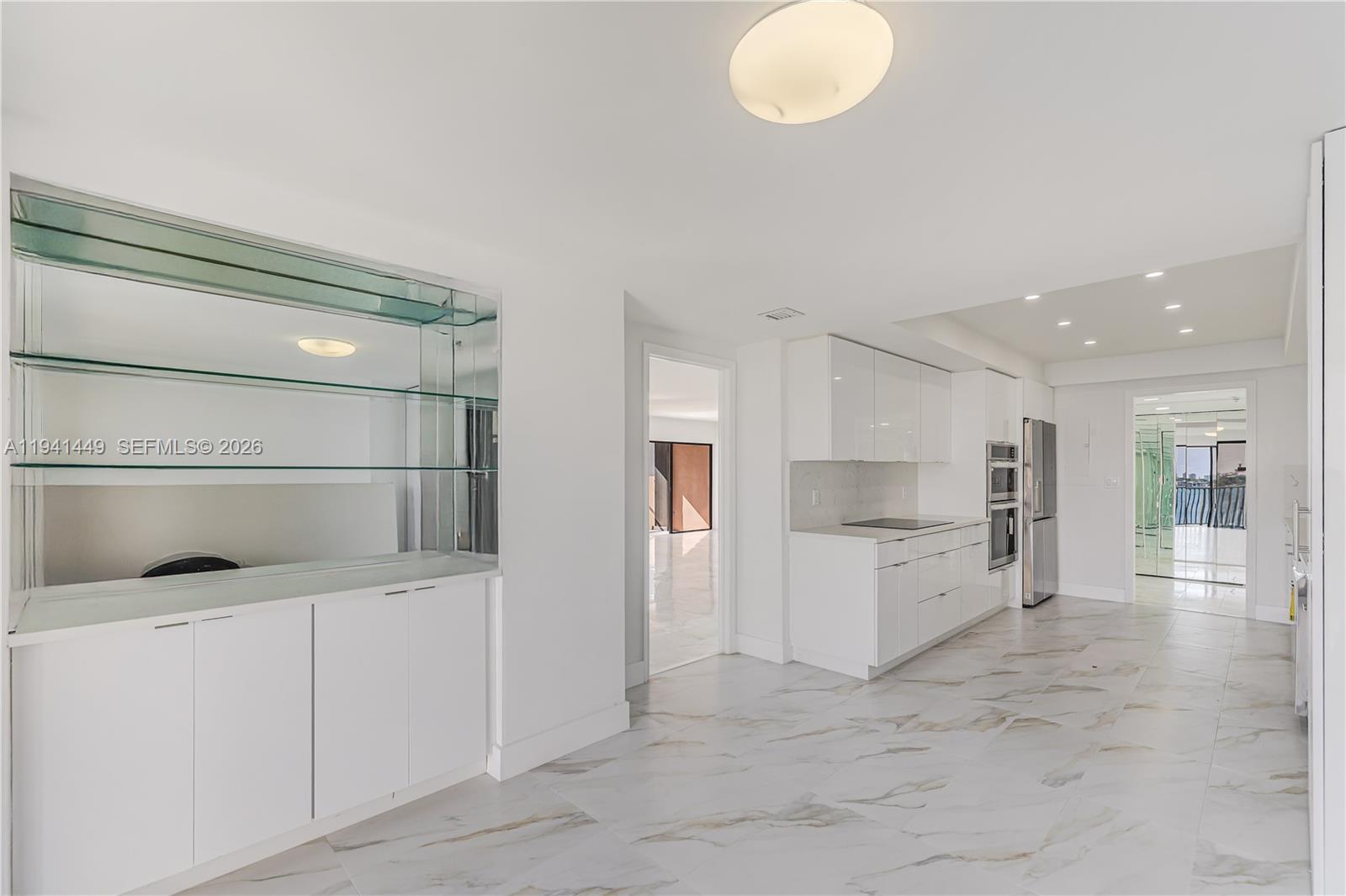 CRICKET CLUB CONDO - Residential