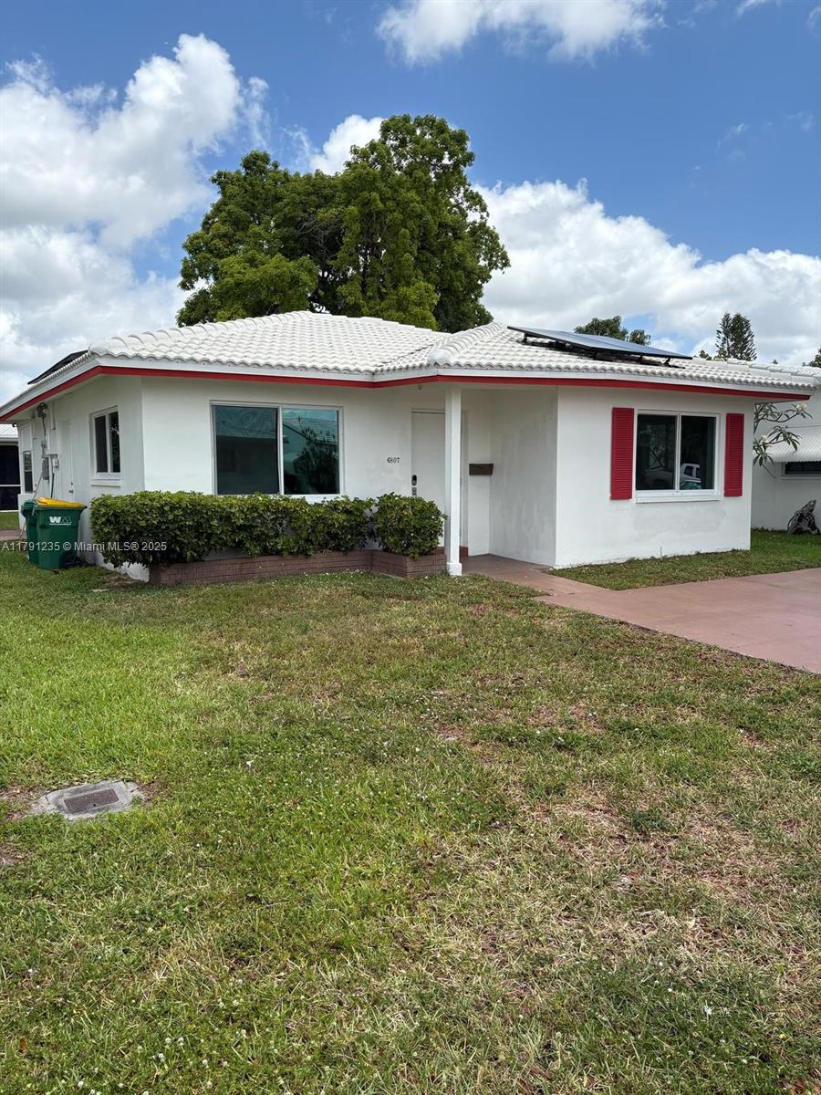 6807 NW 75th St