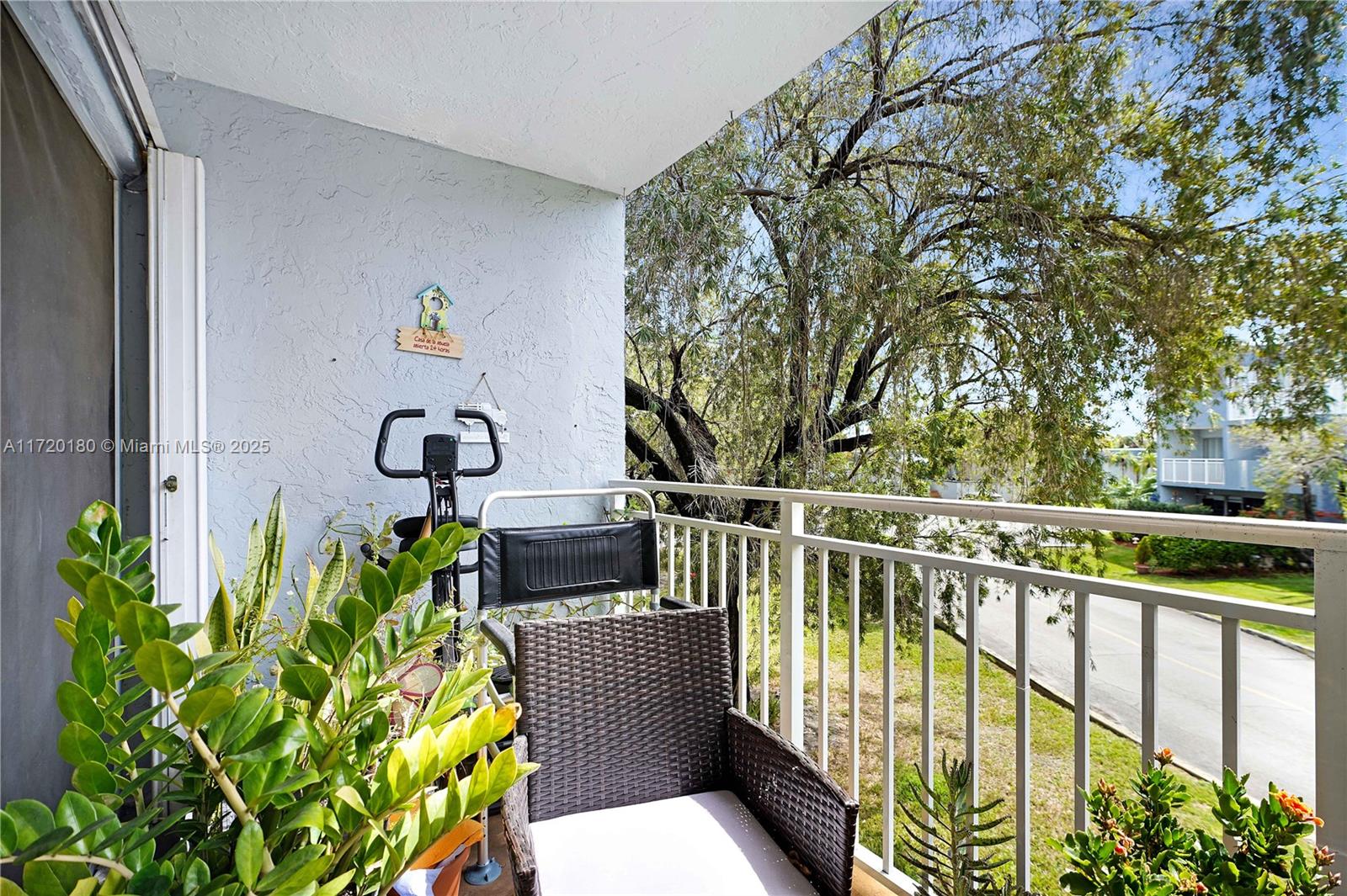 THE BEACH CLUB FONTAINEBL - Residential