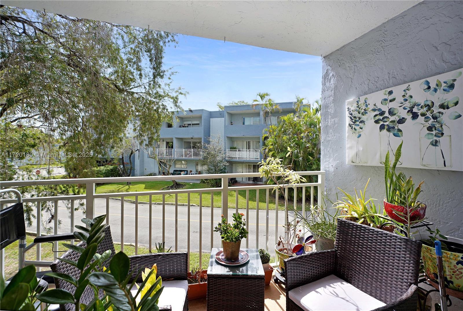 THE BEACH CLUB FONTAINEBL - Residential