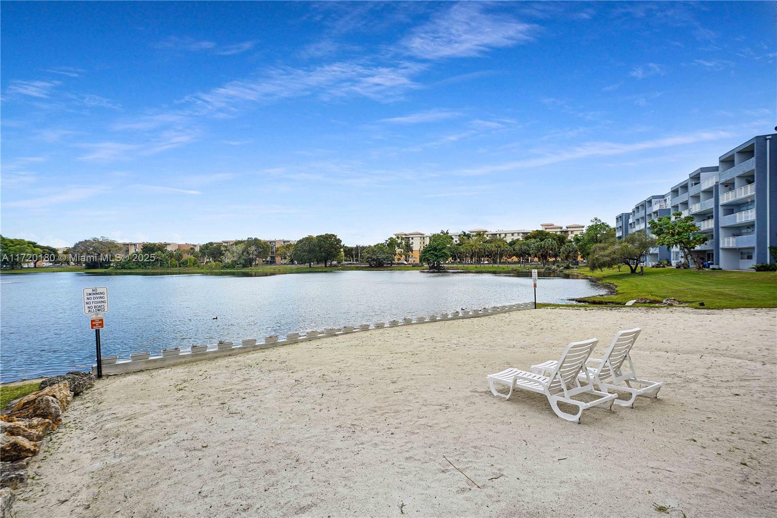 THE BEACH CLUB FONTAINEBL - Residential