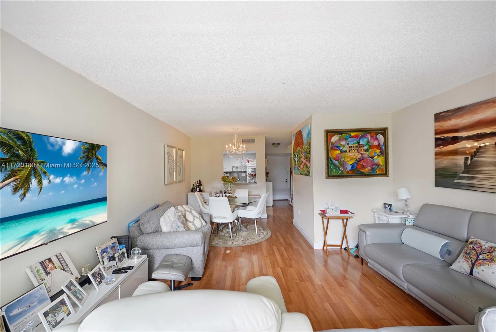 THE BEACH CLUB FONTAINEBL - Residential