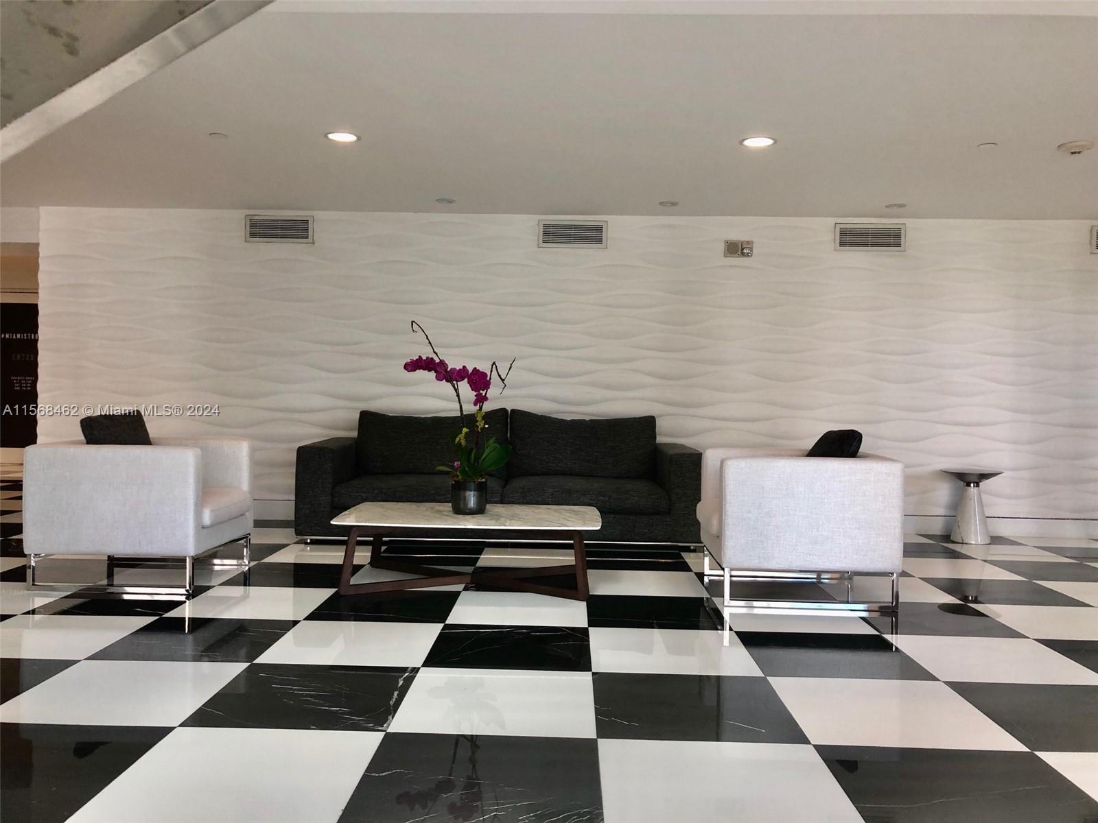 1800 CLUB CONDO - Residential Lease