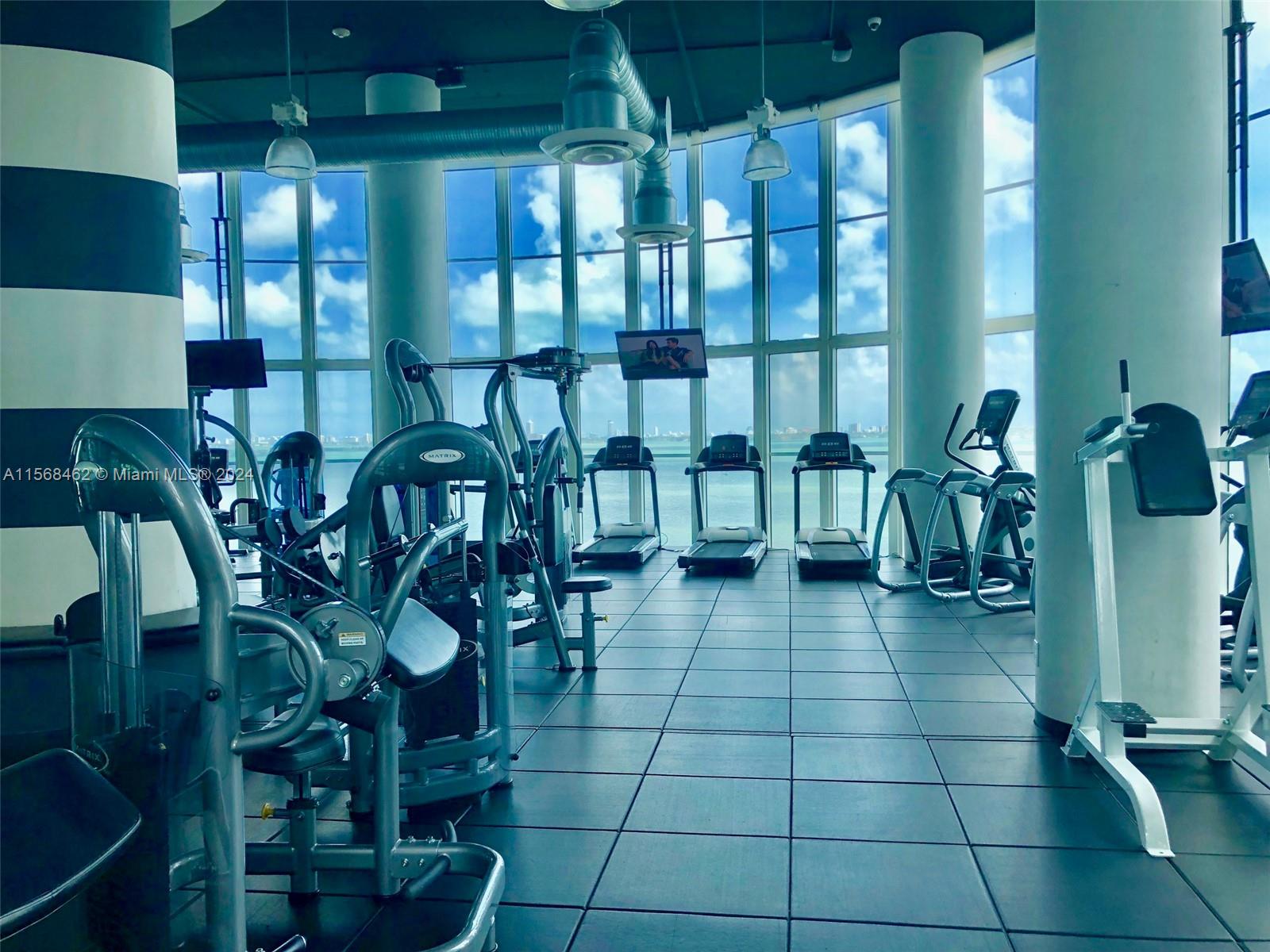 1800 CLUB CONDO - Residential Lease